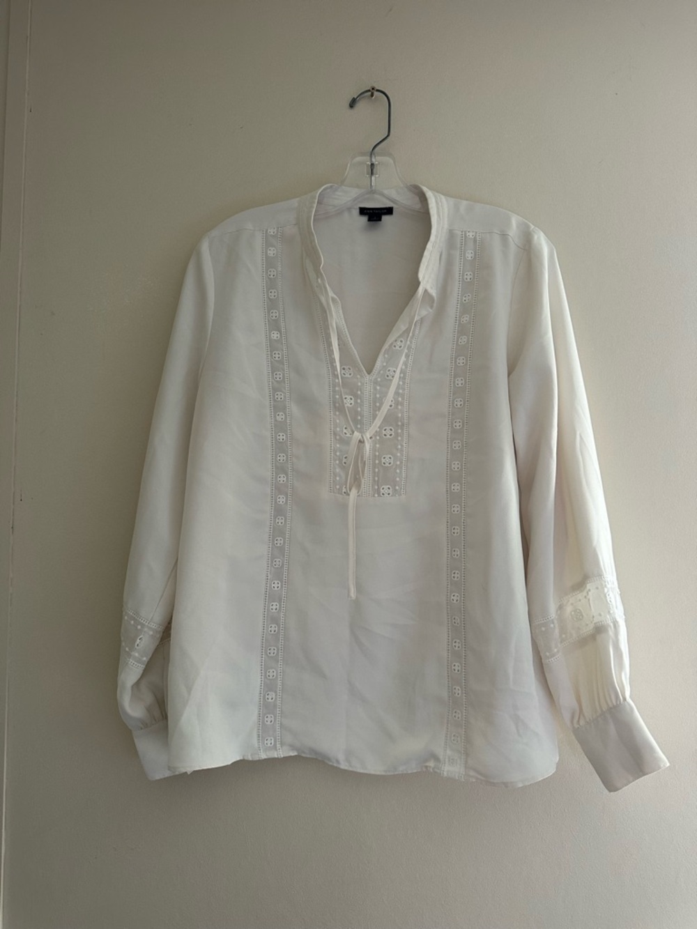 Ann Taylor Cream Embroidered V-Neck Peasant Blouse